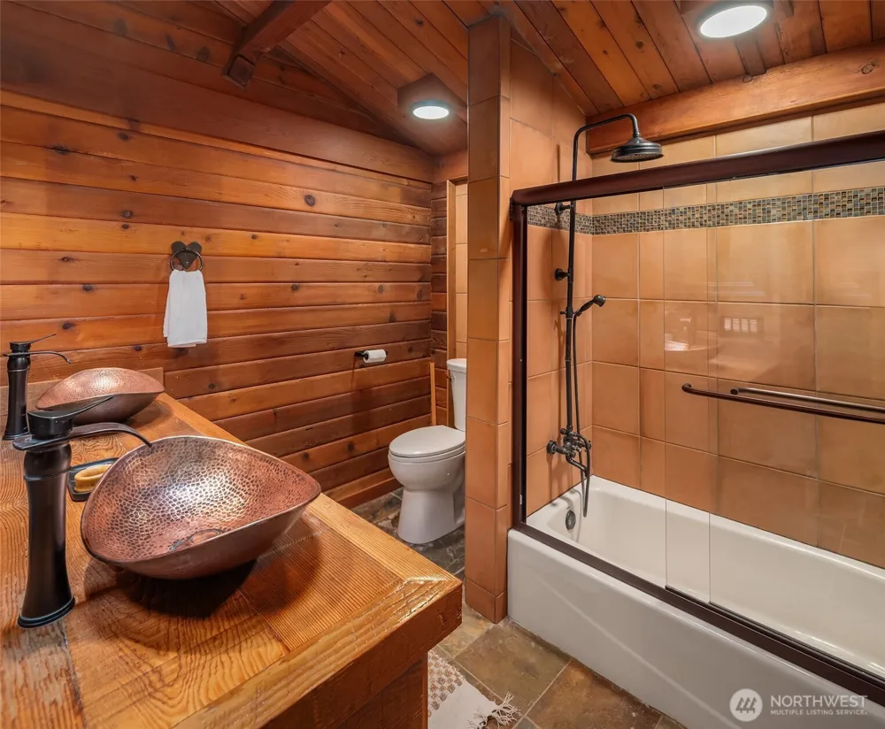 8121 SW 222nd Place Vashon, WA 98070