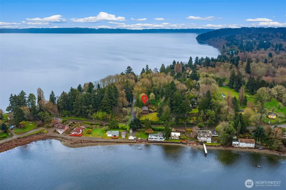 8121 SW 222nd Place Vashon, WA 98070