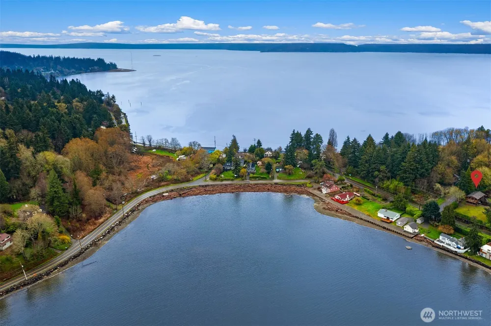 8121 SW 222nd Place Vashon, WA 98070