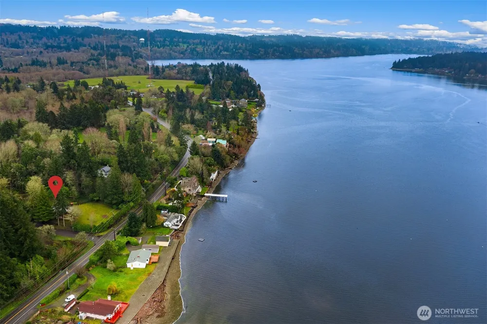 8121 SW 222nd Place Vashon, WA 98070