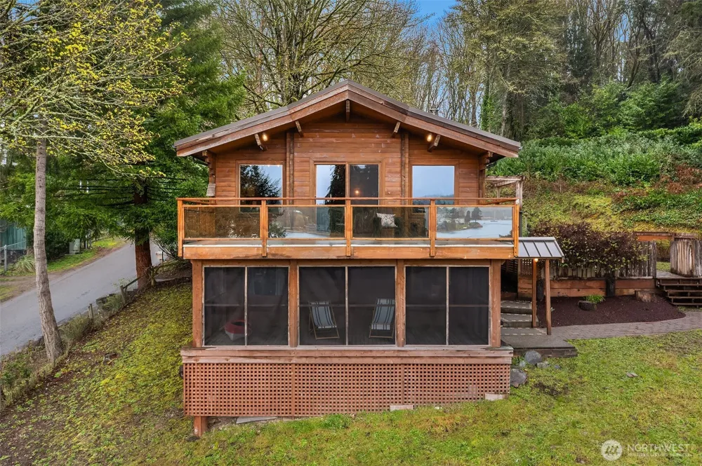 8121 SW 222nd Place Vashon, WA 98070