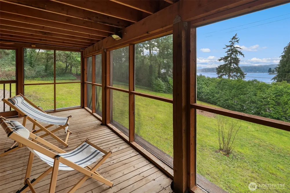 8121 SW 222nd Place Vashon, WA 98070
