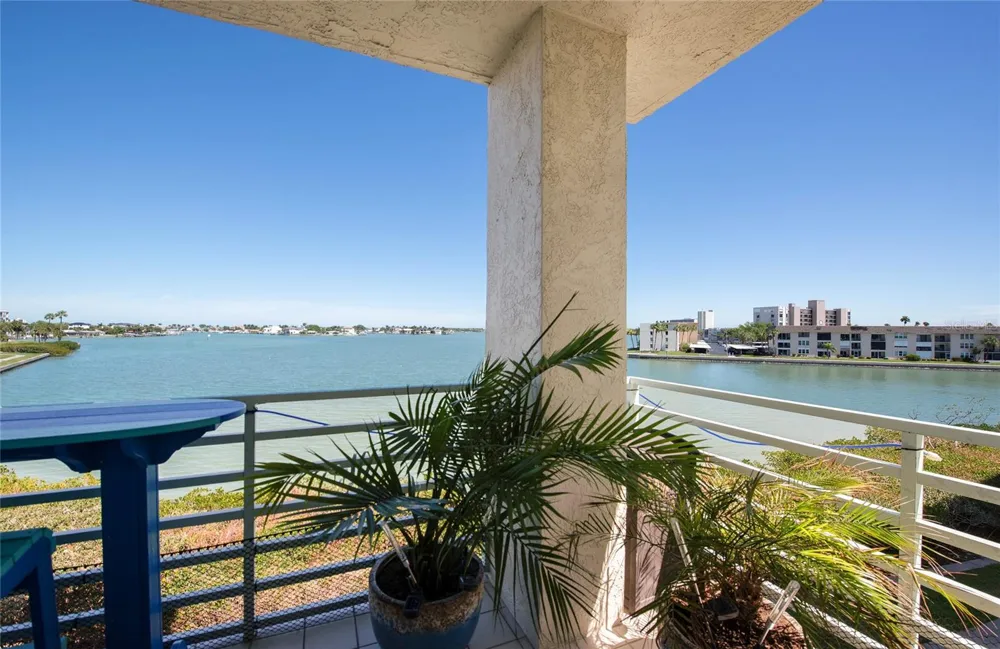 7979 SAILBOAT KEY BOULEVARD S #208 South Pasadena, FL 33707