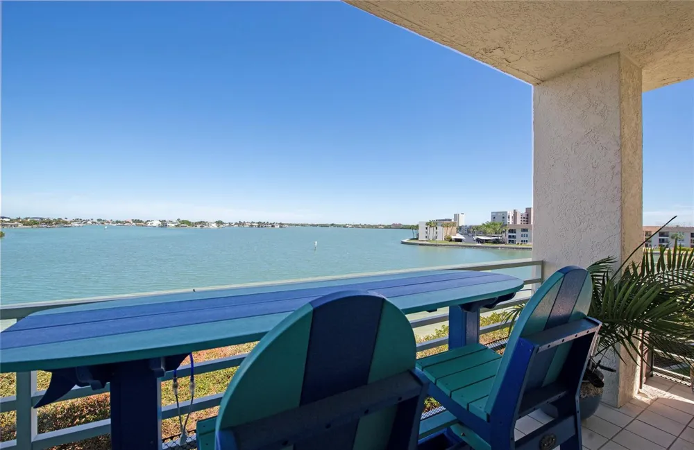 7979 SAILBOAT KEY BOULEVARD S #208 South Pasadena, FL 33707