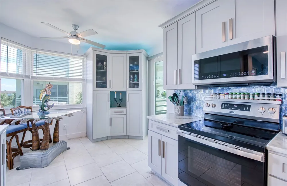 7979 SAILBOAT KEY BOULEVARD S #208 South Pasadena, FL 33707