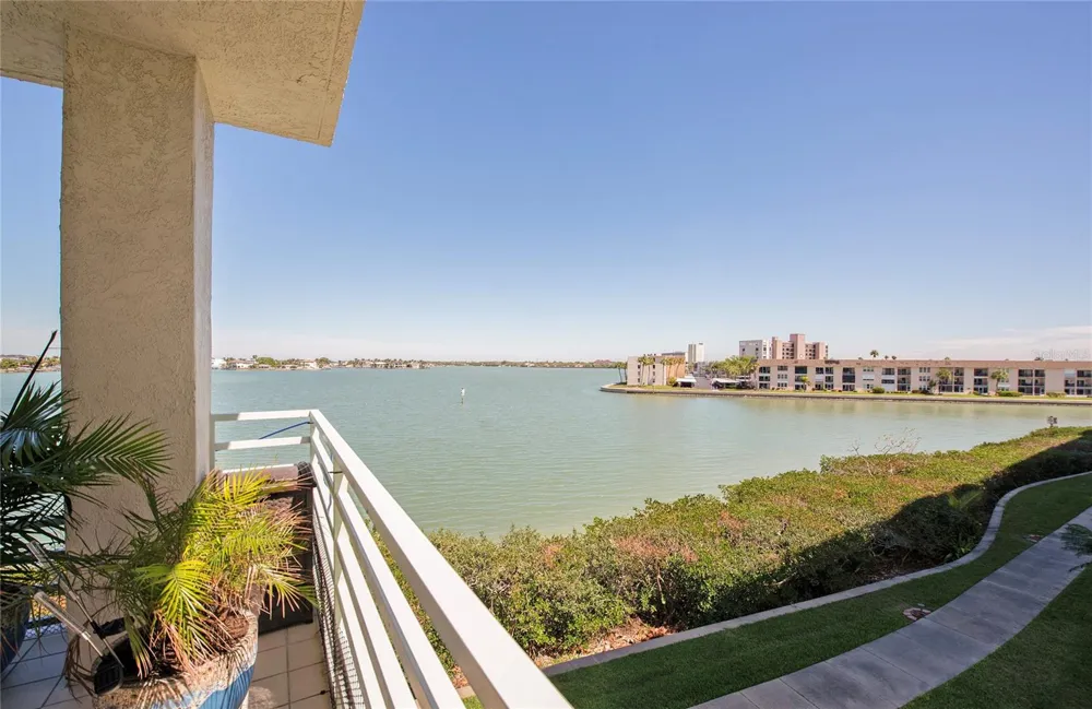 7979 SAILBOAT KEY BOULEVARD S #208 South Pasadena, FL 33707