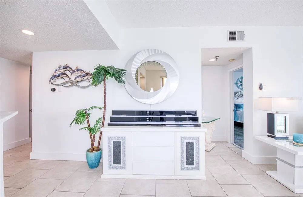 7979 SAILBOAT KEY BOULEVARD S #208 South Pasadena, FL 33707
