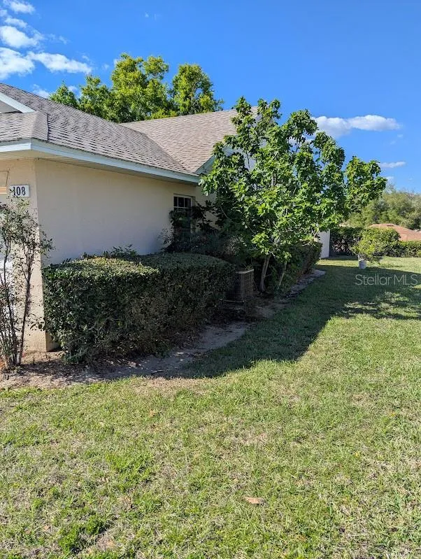 108 TWIN LAKE CIRCLE Umatilla, FL 32784