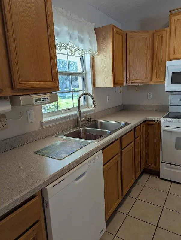 108 TWIN LAKE CIRCLE Umatilla, FL 32784