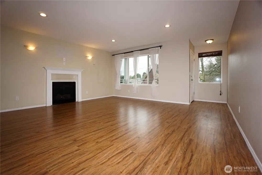 14948 6th Avenue S Burien, WA 98168