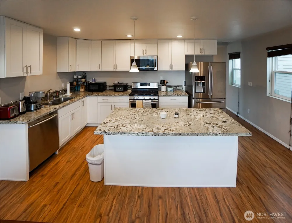 14948 6th Avenue S Burien, WA 98168