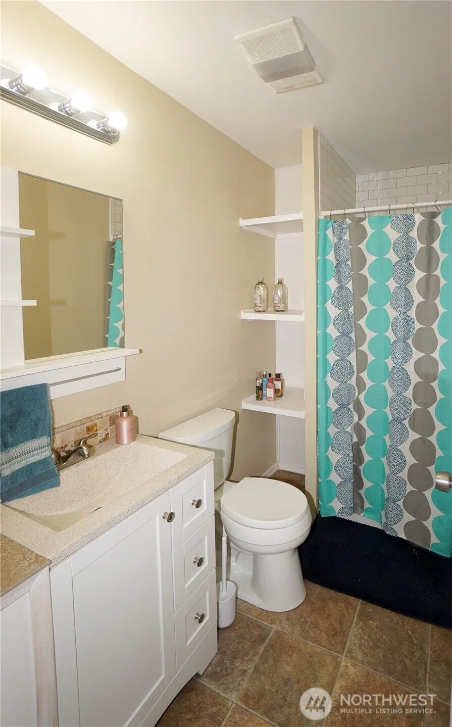 14948 6th Avenue S Burien, WA 98168