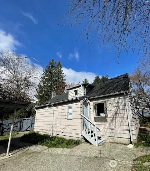 6221 S 129th Street Seattle, WA 98178