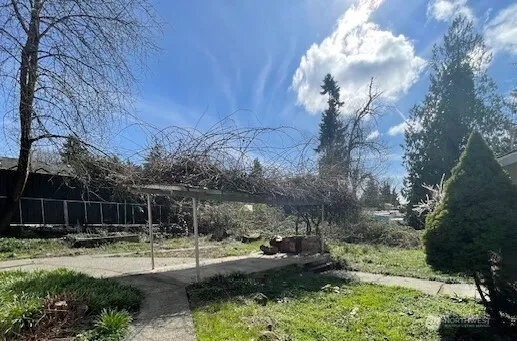 6221 S 129th Street Seattle, WA 98178