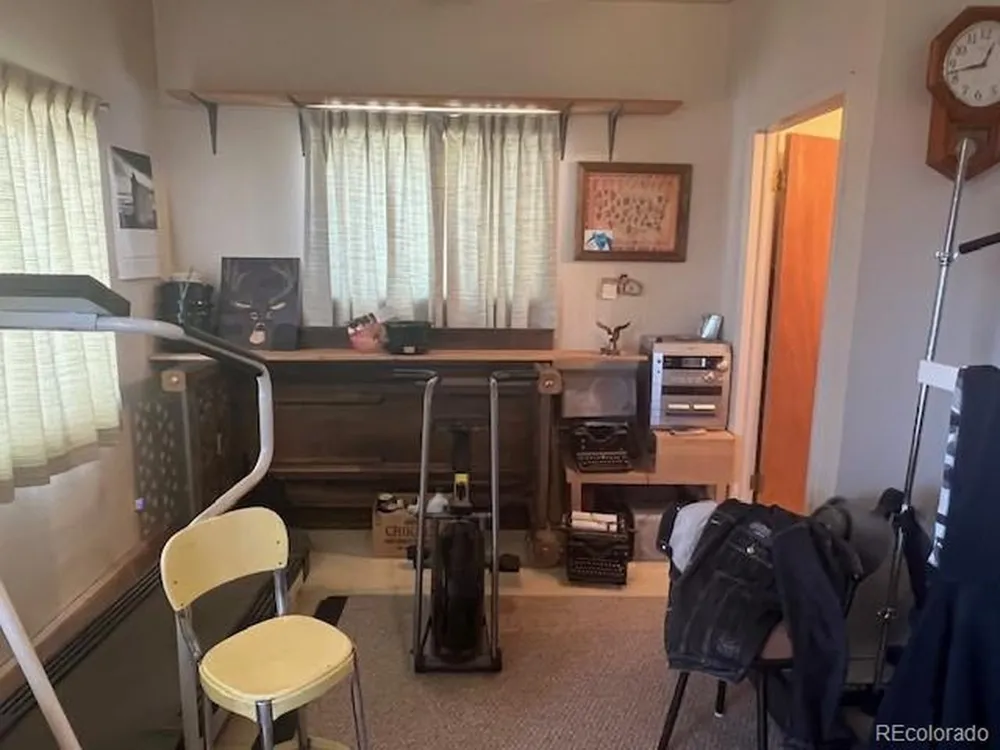 922 8th Street Alamosa, CO 81101