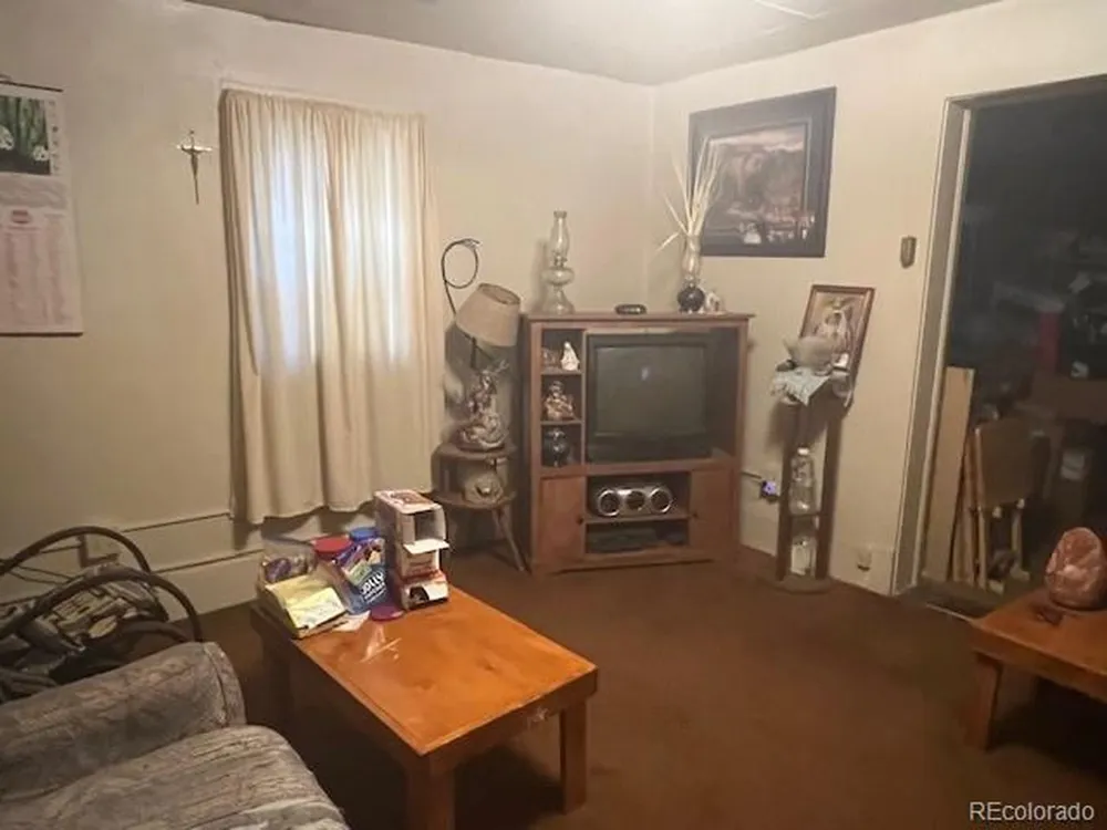 922 8th Street Alamosa, CO 81101