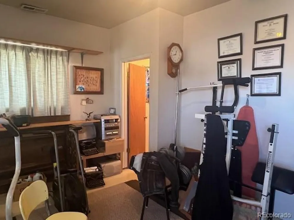 922 8th Street Alamosa, CO 81101