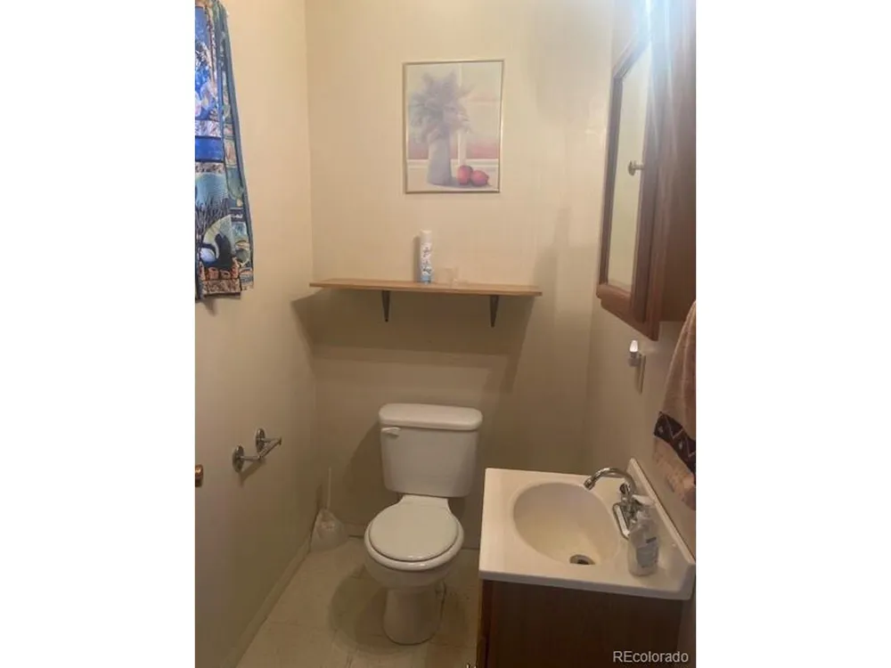 922 8th Street Alamosa, CO 81101