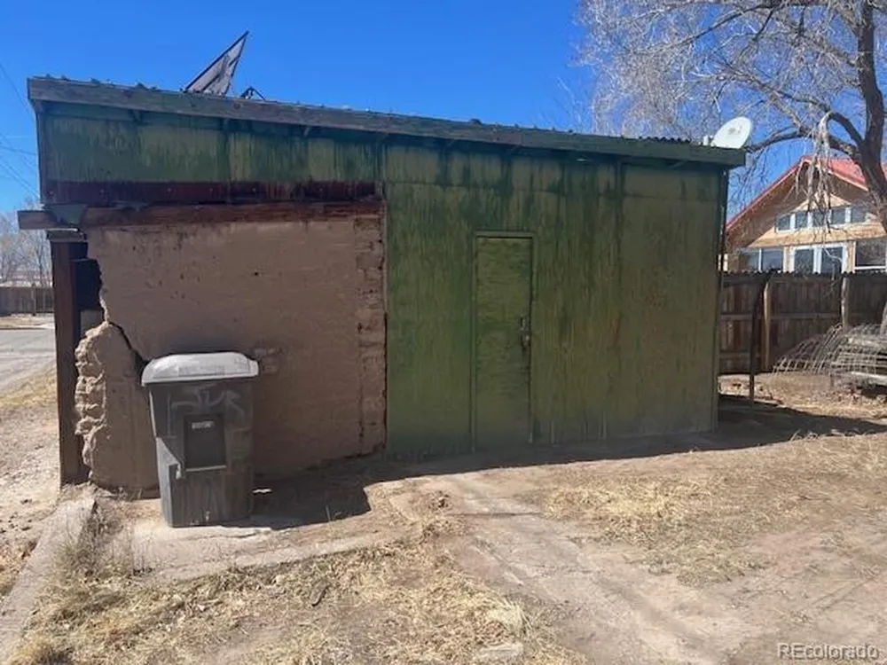 922 8th Street Alamosa, CO 81101