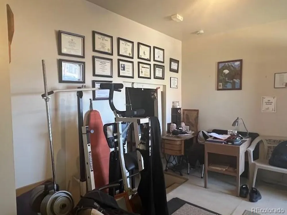 922 8th Street Alamosa, CO 81101