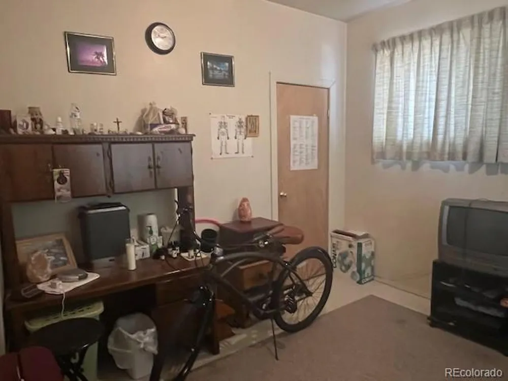 922 8th Street Alamosa, CO 81101