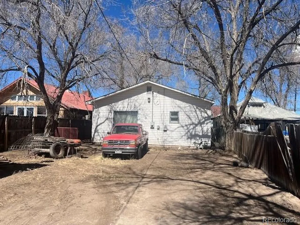 922 8th Street Alamosa, CO 81101