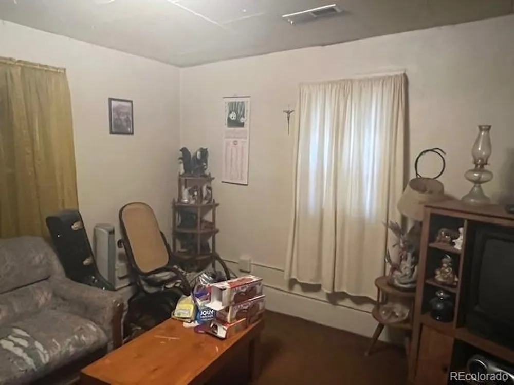 922 8th Street Alamosa, CO 81101
