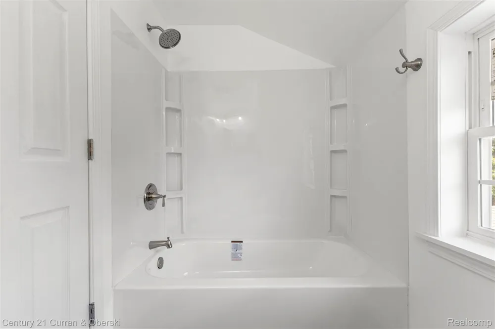 13367 Fordline Street Southgate City, MI 48195