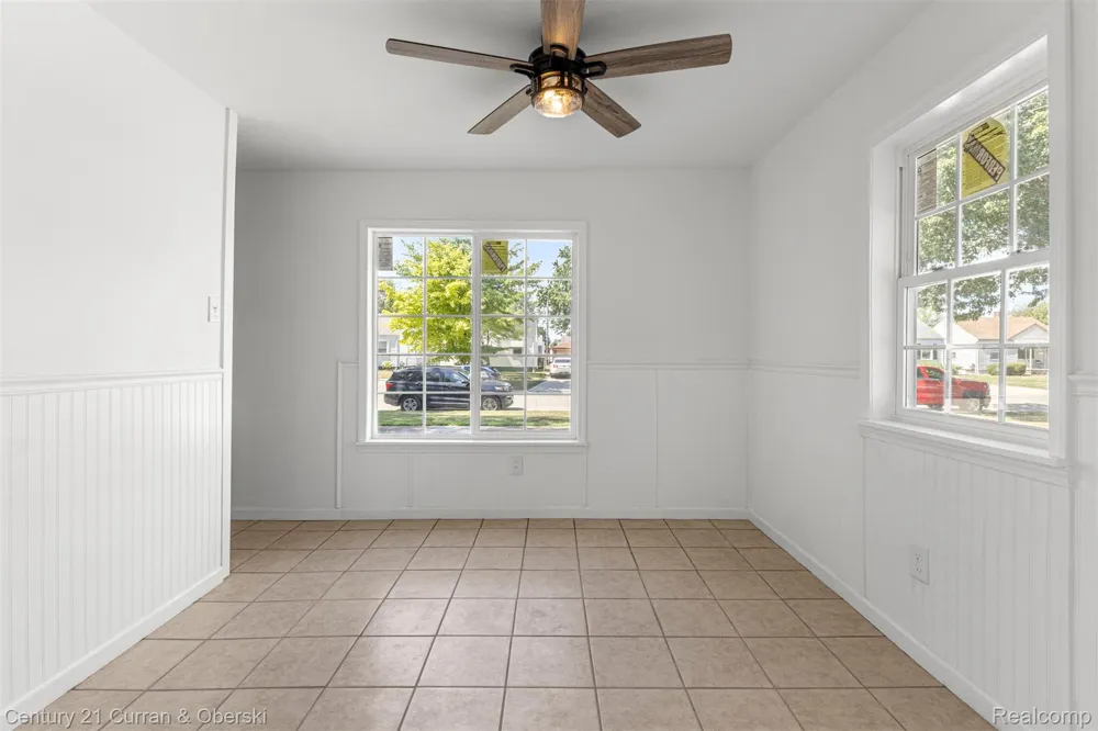 13367 Fordline Street Southgate City, MI 48195