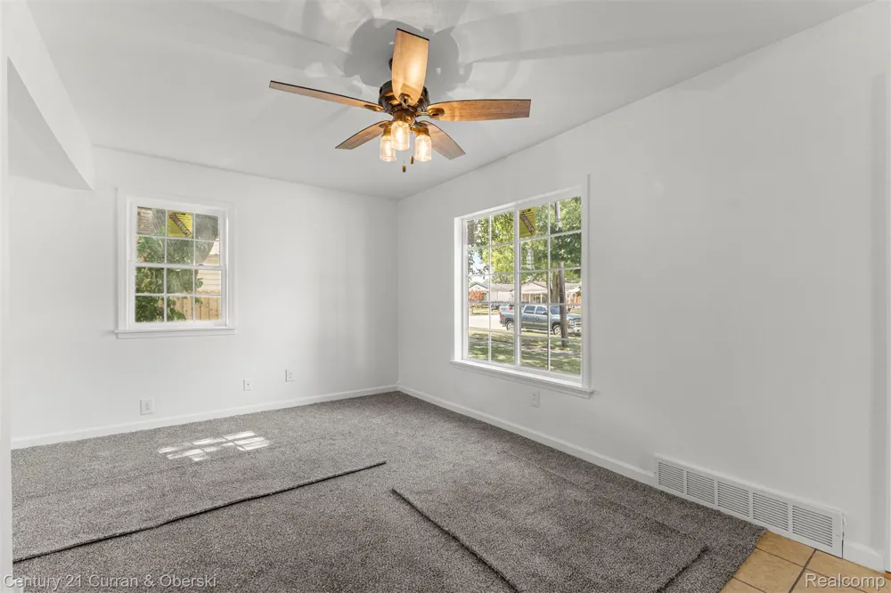 13367 Fordline Street Southgate City, MI 48195