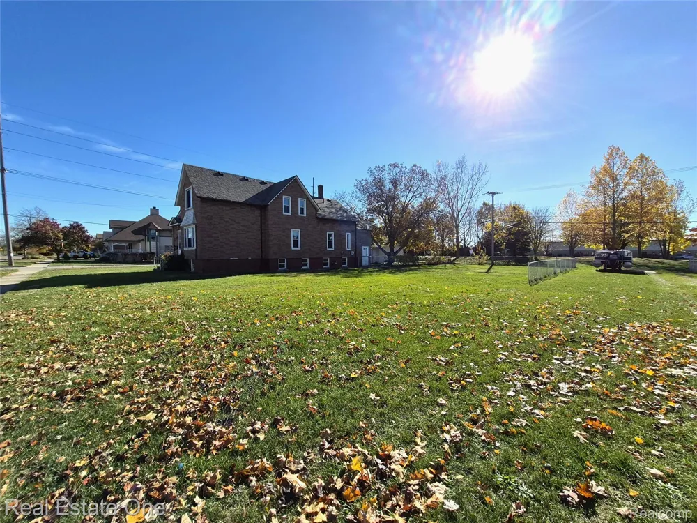 505 Forest Street Wyandotte City, MI 48192