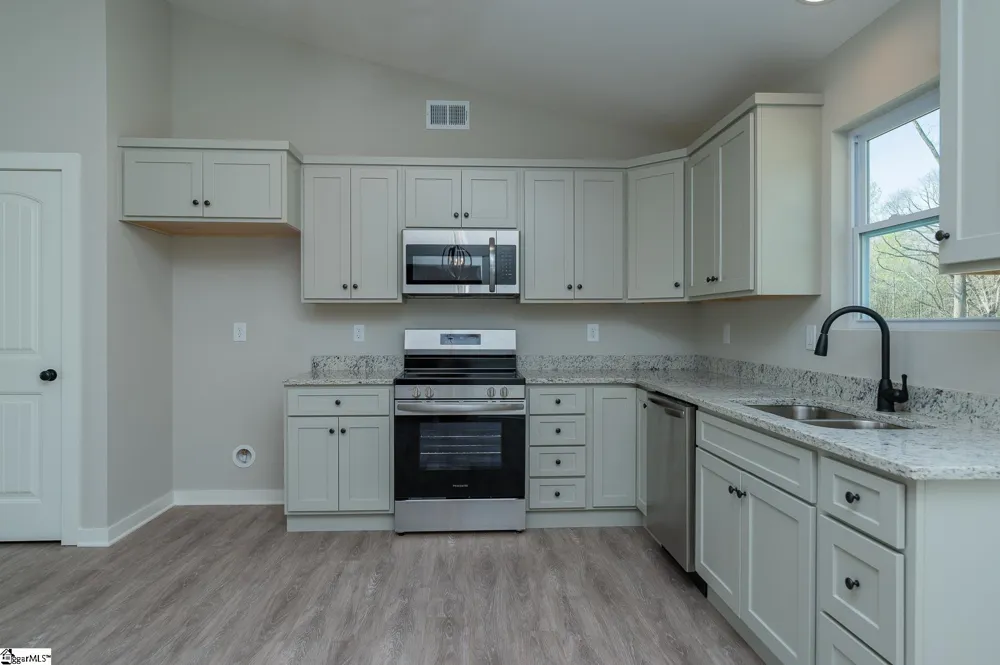 9892 Highway 252 Ware Shoals, SC 29692