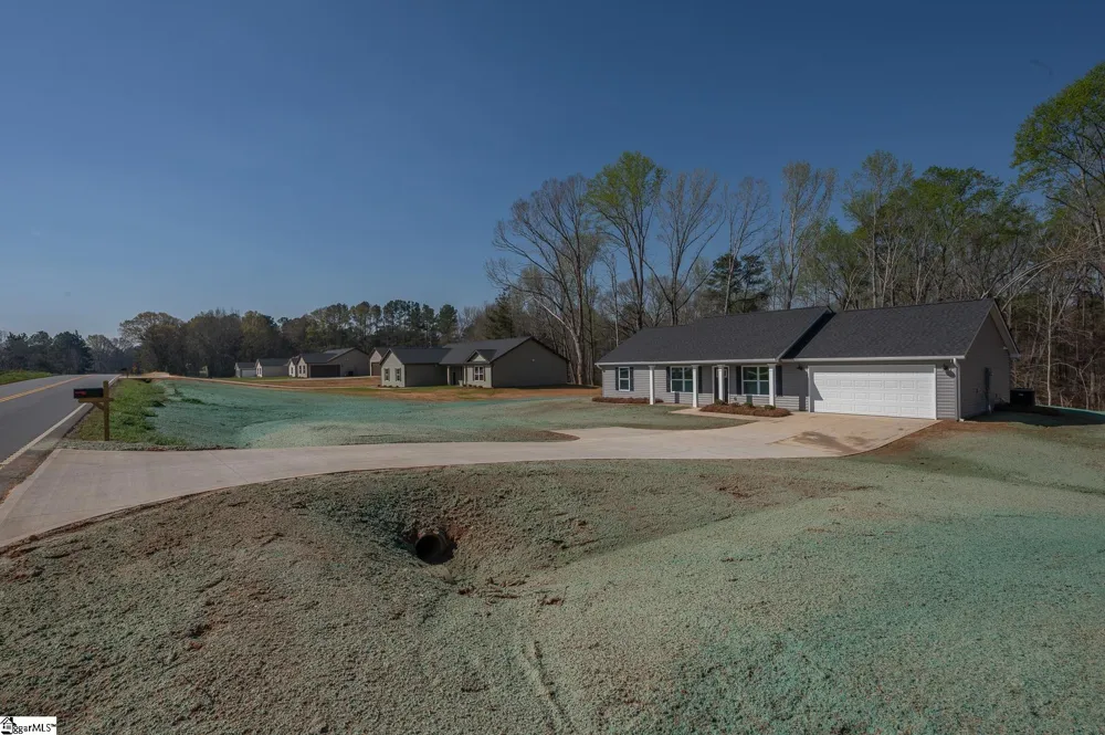 9892 Highway 252 Ware Shoals, SC 29692