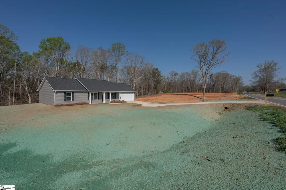 9892 Highway 252 Ware Shoals, SC 29692