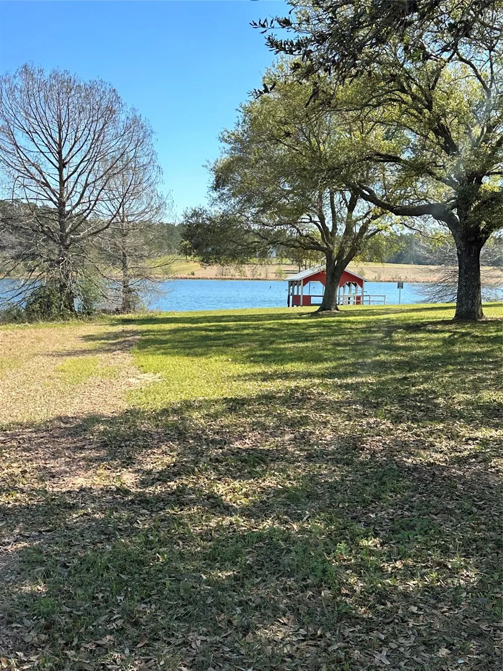 46 Lakeland Drive Hillister, TX 77624