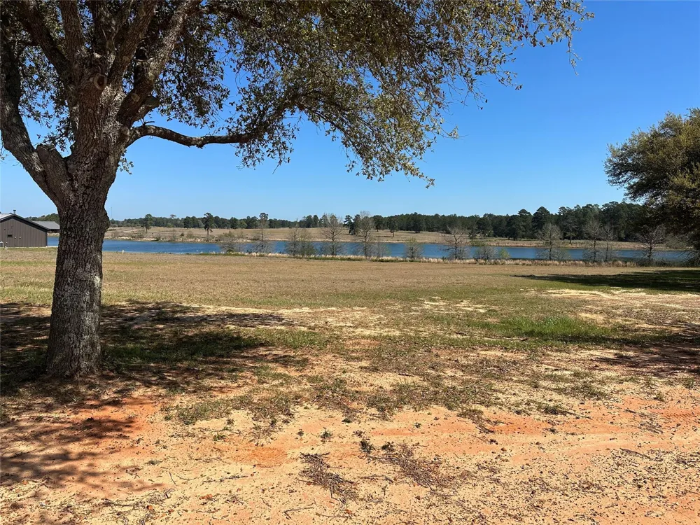 46 Lakeland Drive Hillister, TX 77624