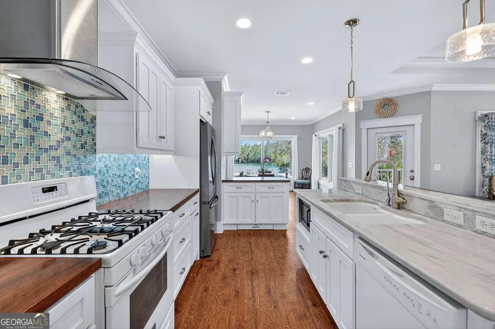 24 Bitter End CT Waverly, GA 31565