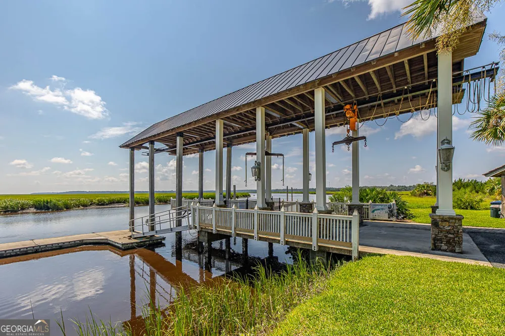 24 Bitter End CT Waverly, GA 31565