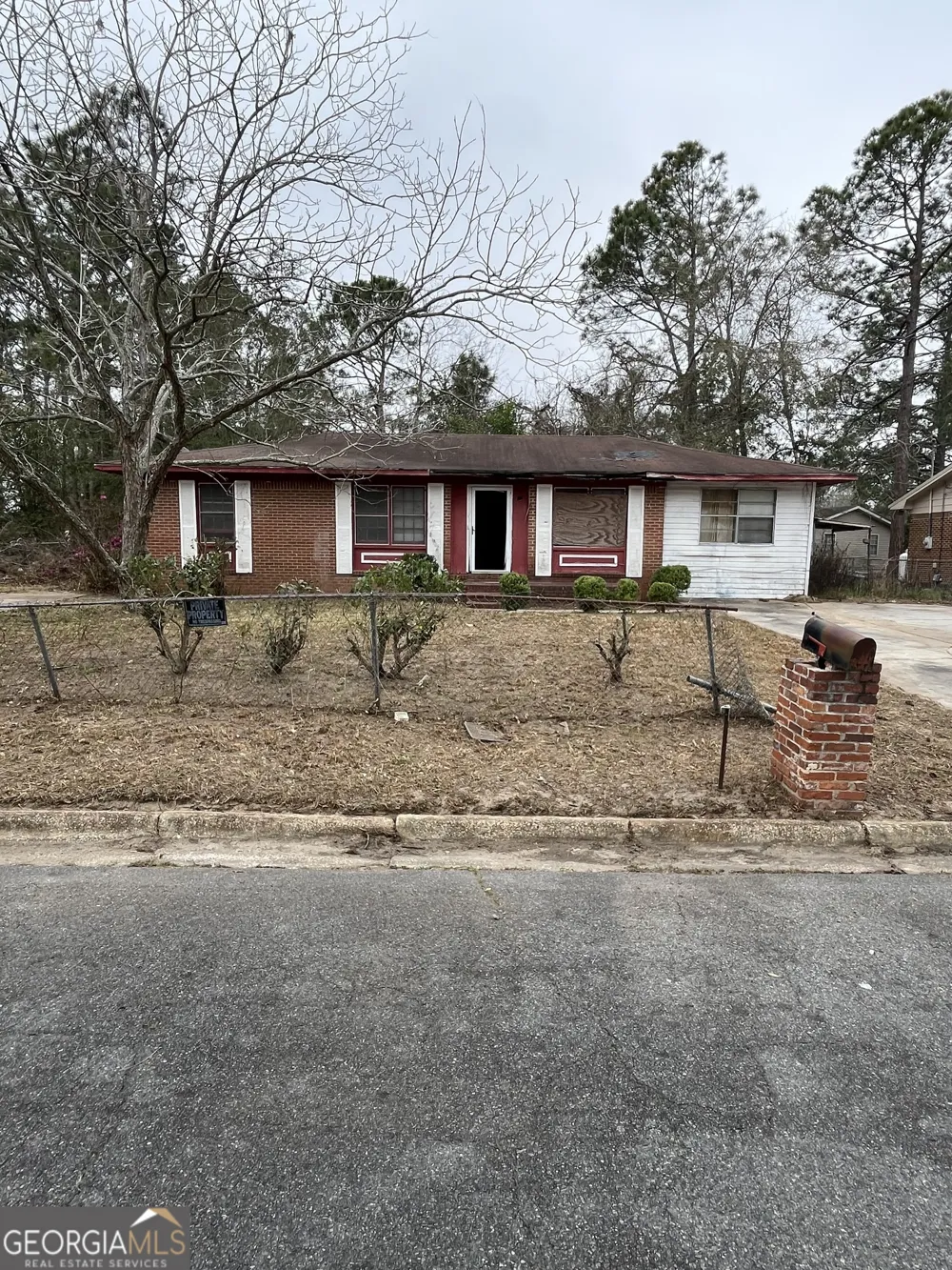 1215 Jamestown DR Douglas, GA 31533