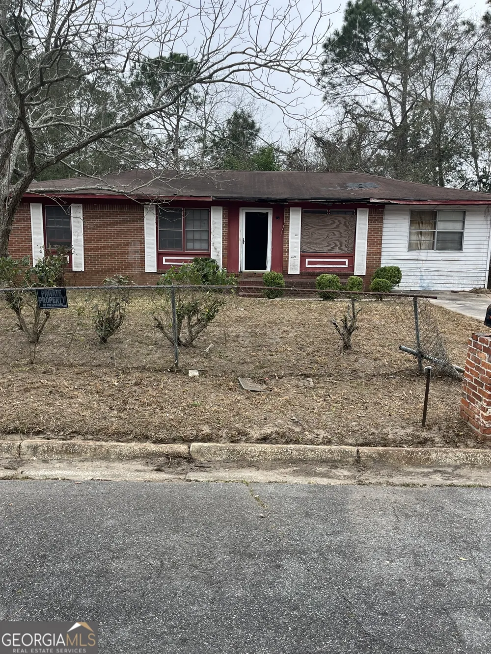 1215 Jamestown DR Douglas, GA 31533