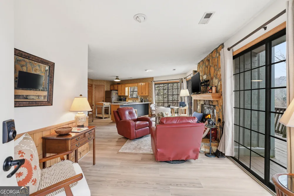 578 Saddleback CIR Sky Valley, GA 30537