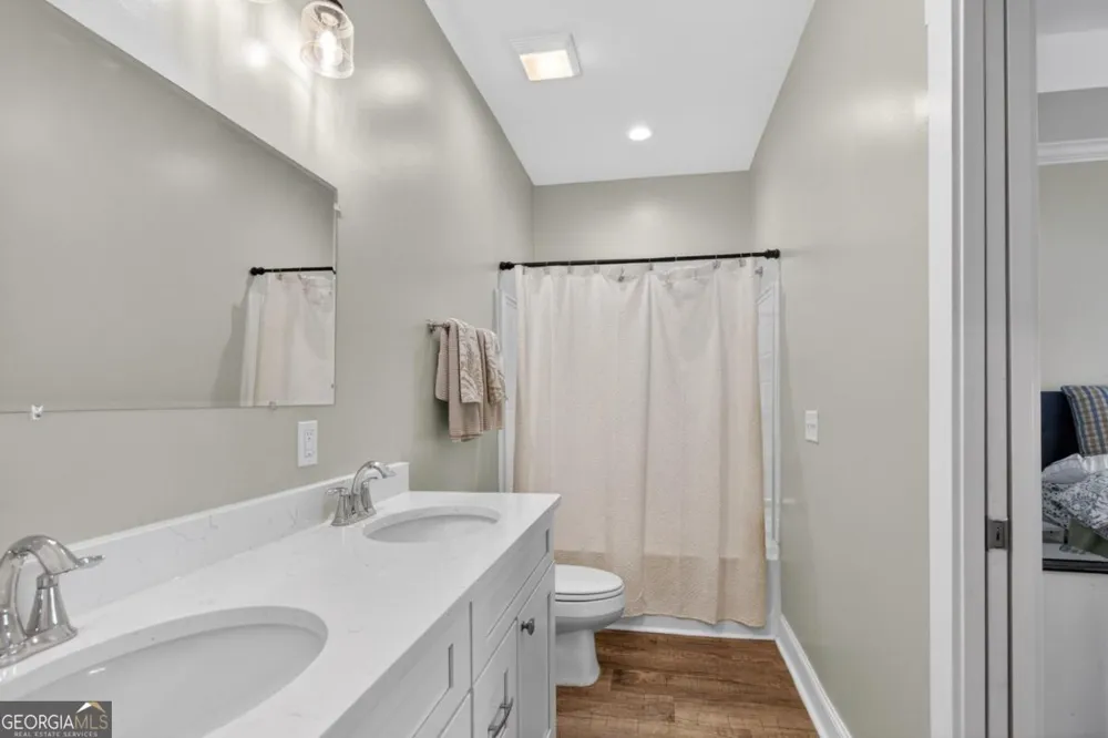 1616 Ashantilly DR Darien, GA 31305