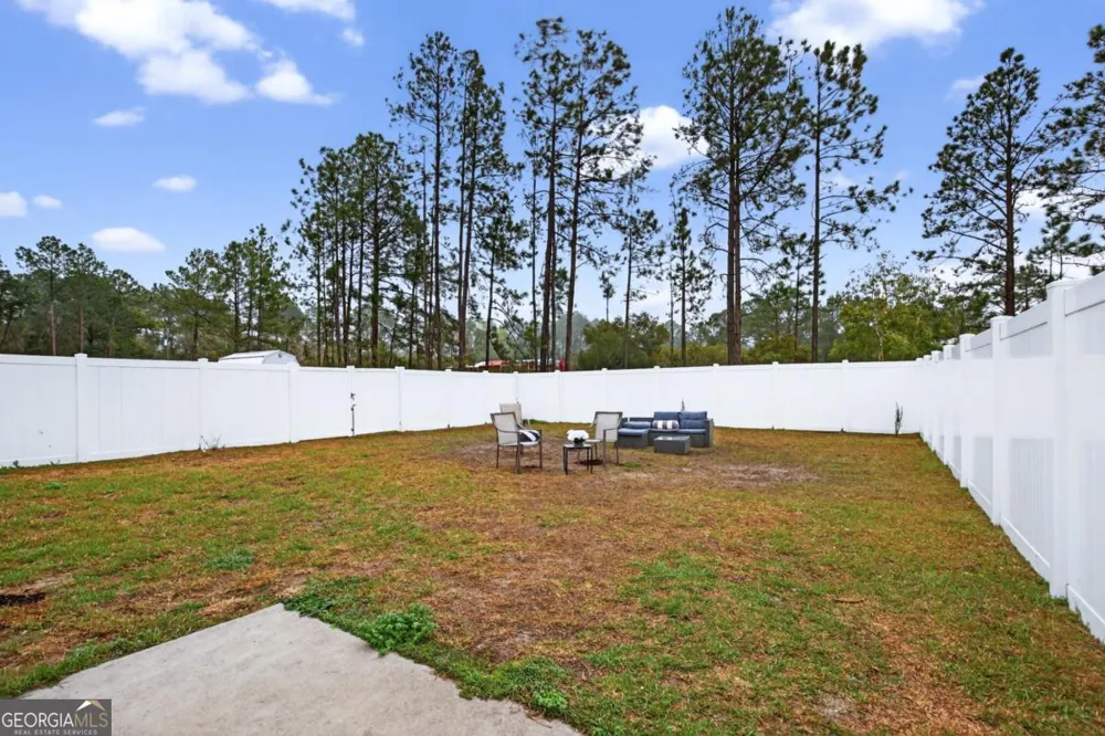 1616 Ashantilly DR Darien, GA 31305