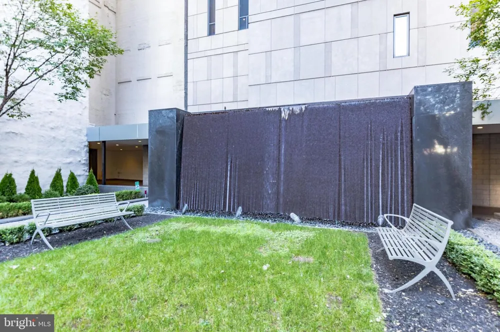1414 S PENN SQUARE #16G Philadelphia, PA 19102
