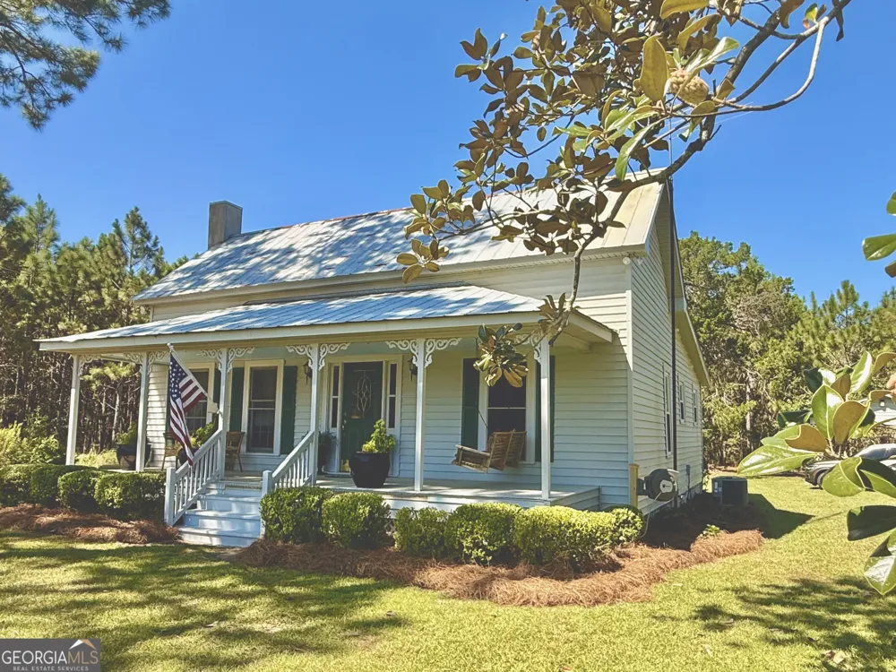 1663 Thompson LN Statesboro, GA 30458