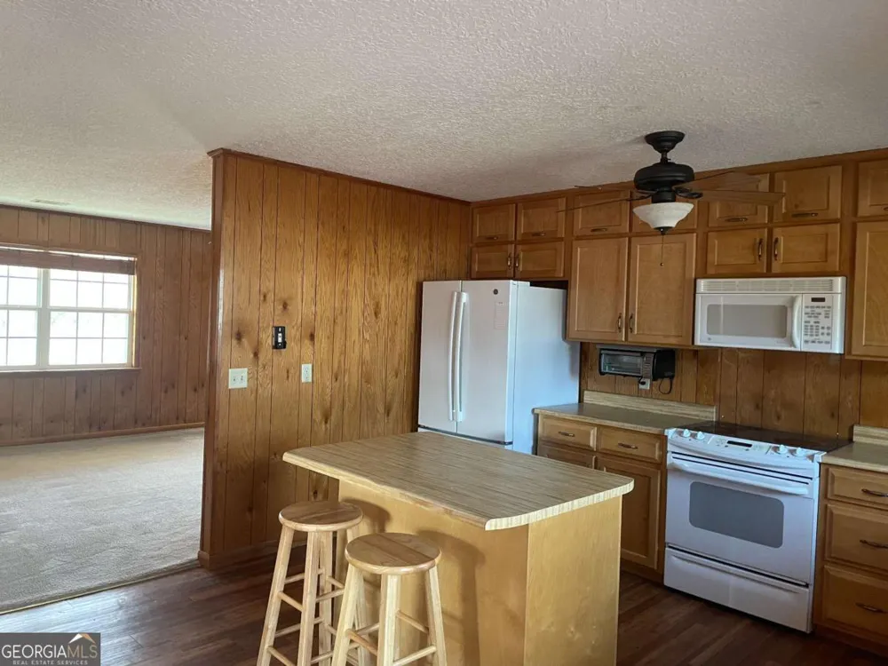 109 Lincoln DR Glennville, GA 30427