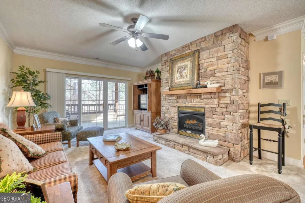 94 Gleneagle CT Clayton, GA 30525