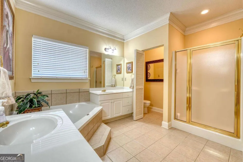 94 Gleneagle CT Clayton, GA 30525