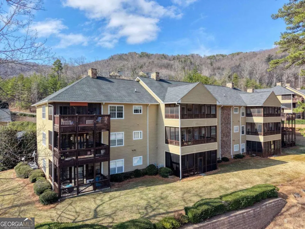 94 Gleneagle CT Clayton, GA 30525