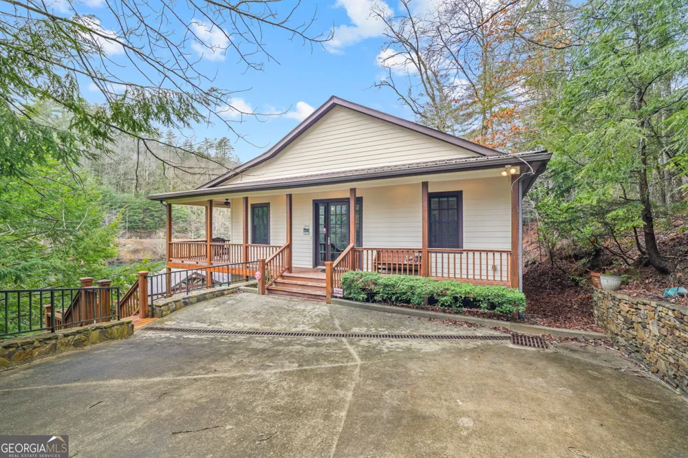 1233 Tame Turkey RD Lakemont, GA 30552